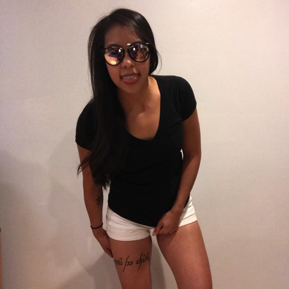 Black Basic vneck tshirt